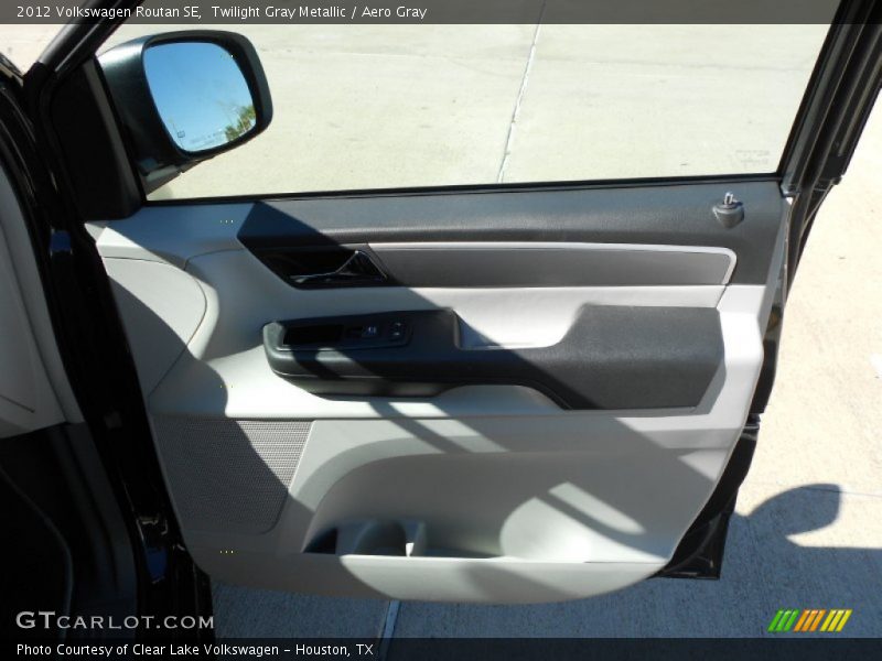 Twilight Gray Metallic / Aero Gray 2012 Volkswagen Routan SE