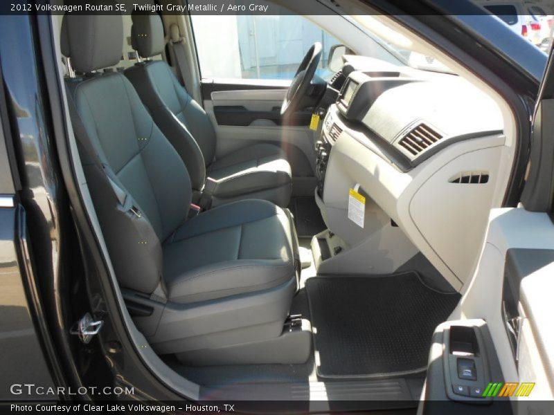 Twilight Gray Metallic / Aero Gray 2012 Volkswagen Routan SE