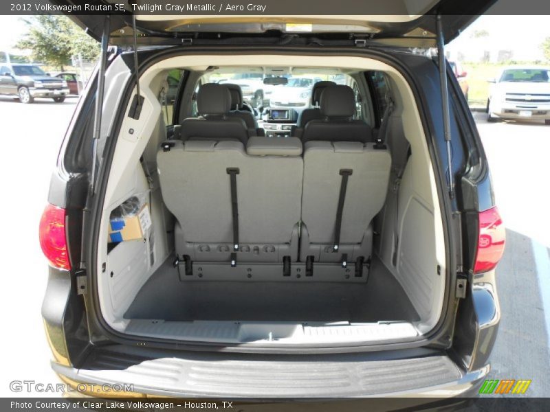 Twilight Gray Metallic / Aero Gray 2012 Volkswagen Routan SE