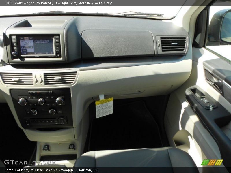 Twilight Gray Metallic / Aero Gray 2012 Volkswagen Routan SE