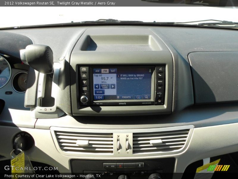 Twilight Gray Metallic / Aero Gray 2012 Volkswagen Routan SE