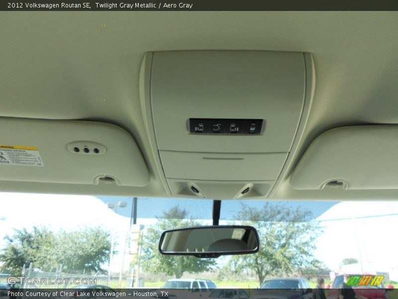 Twilight Gray Metallic / Aero Gray 2012 Volkswagen Routan SE