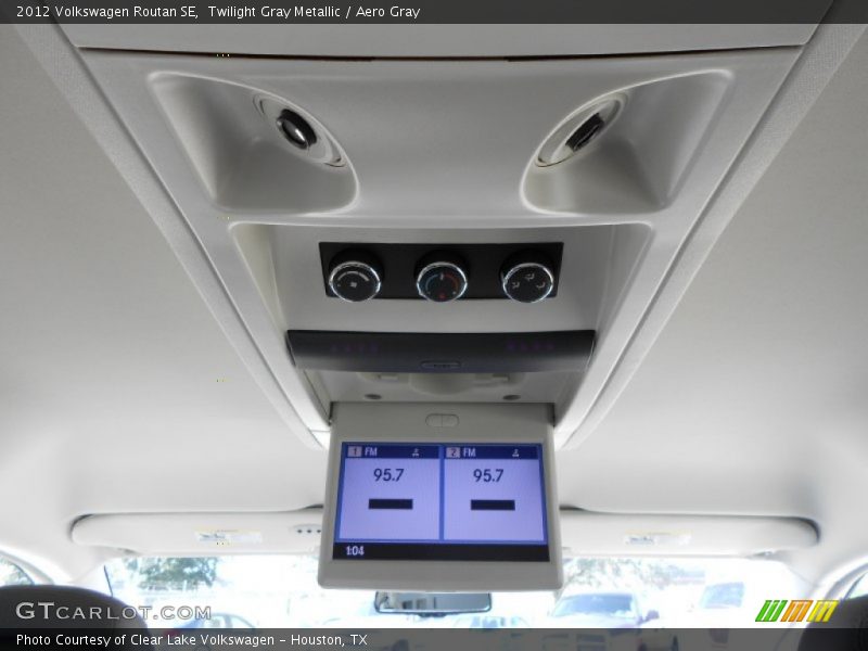 Twilight Gray Metallic / Aero Gray 2012 Volkswagen Routan SE