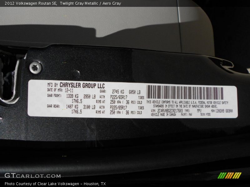 Twilight Gray Metallic / Aero Gray 2012 Volkswagen Routan SE