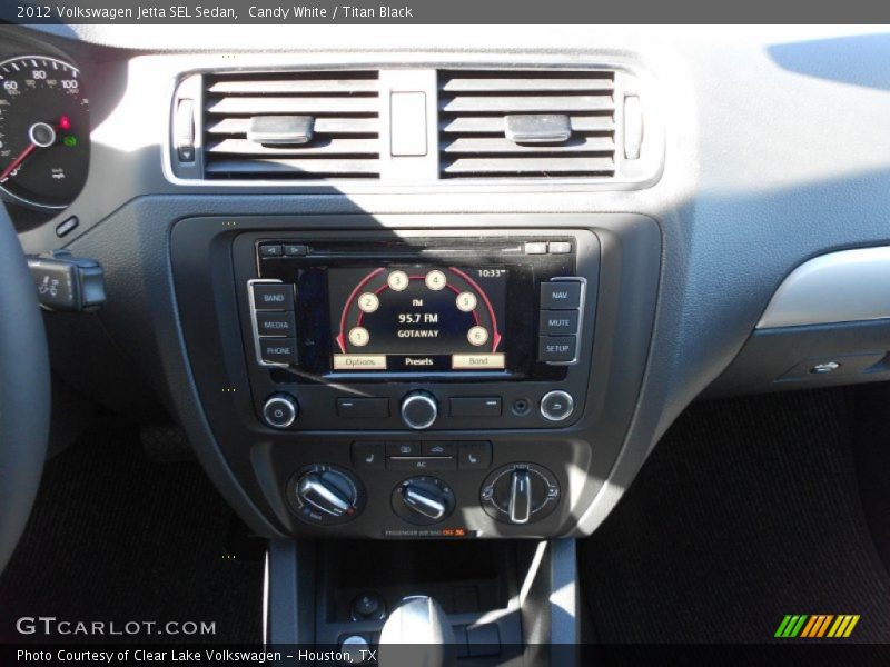 Candy White / Titan Black 2012 Volkswagen Jetta SEL Sedan