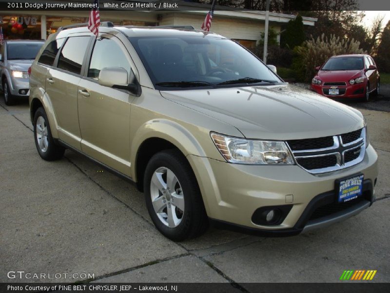 White Gold Metallic / Black 2011 Dodge Journey Mainstreet