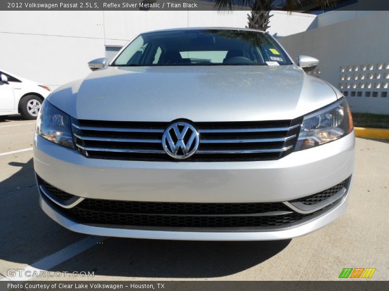 Reflex Silver Metallic / Titan Black 2012 Volkswagen Passat 2.5L S