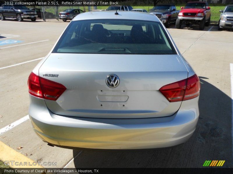 Reflex Silver Metallic / Titan Black 2012 Volkswagen Passat 2.5L S