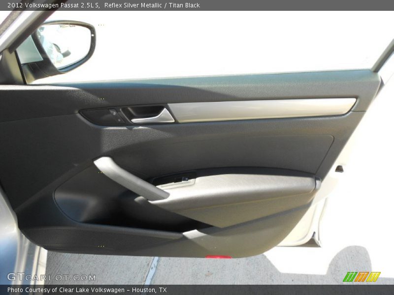 Reflex Silver Metallic / Titan Black 2012 Volkswagen Passat 2.5L S