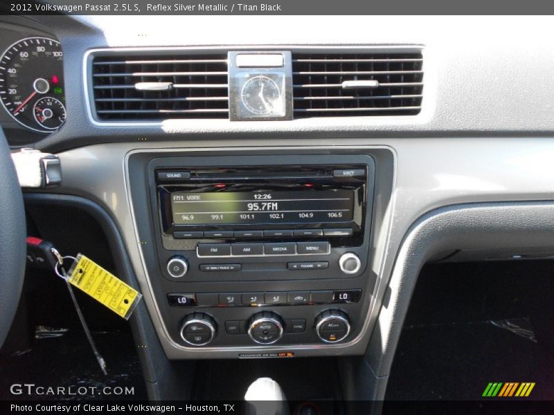 Reflex Silver Metallic / Titan Black 2012 Volkswagen Passat 2.5L S