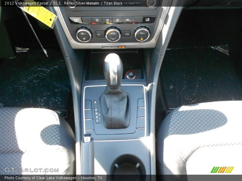 Reflex Silver Metallic / Titan Black 2012 Volkswagen Passat 2.5L S