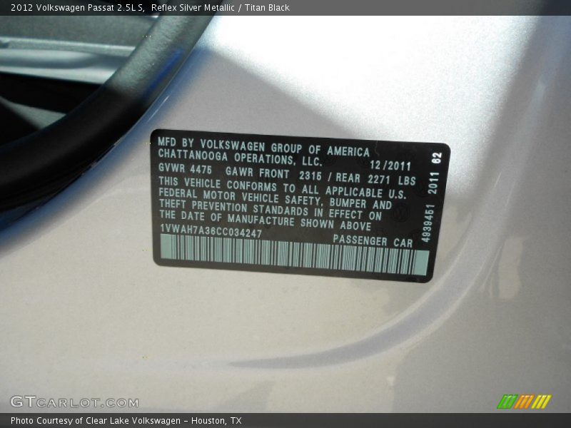 Reflex Silver Metallic / Titan Black 2012 Volkswagen Passat 2.5L S