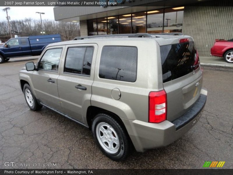 Light Khaki Metallic / Pastel Pebble Beige 2007 Jeep Patriot Sport