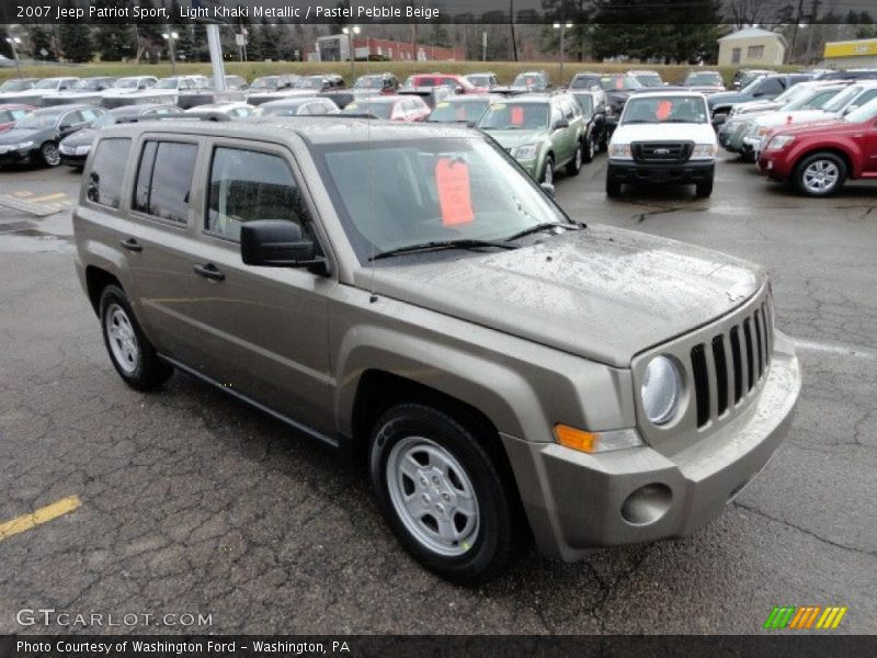 Light Khaki Metallic / Pastel Pebble Beige 2007 Jeep Patriot Sport