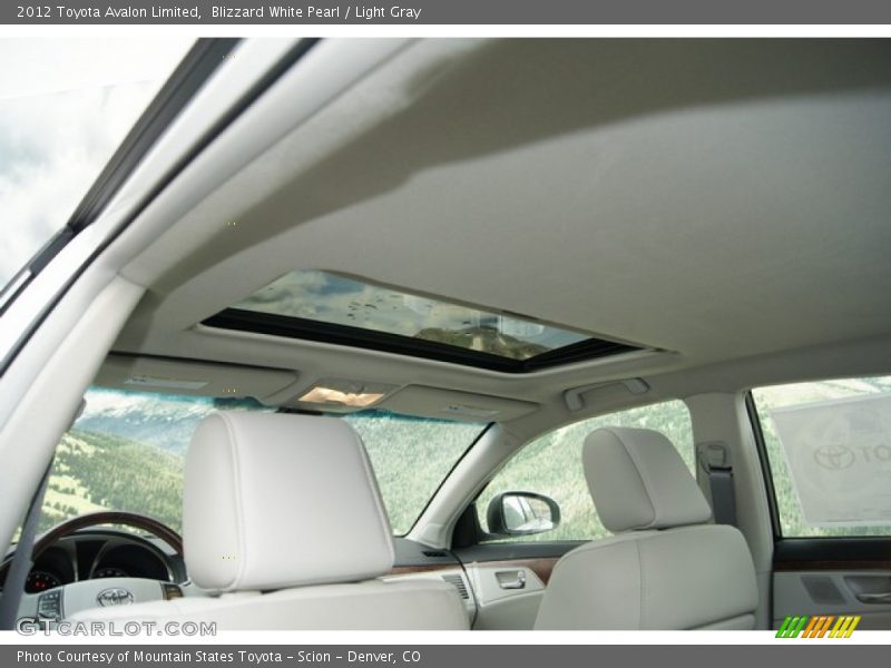 Blizzard White Pearl / Light Gray 2012 Toyota Avalon Limited