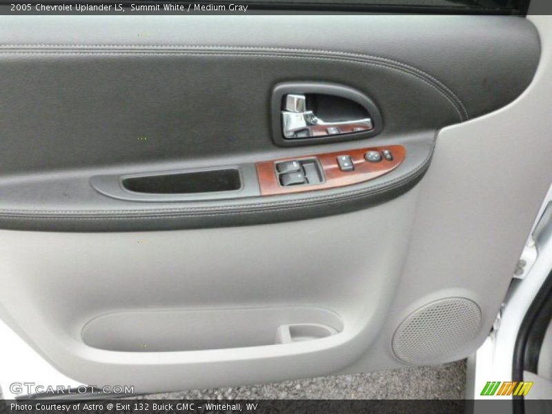 Summit White / Medium Gray 2005 Chevrolet Uplander LS