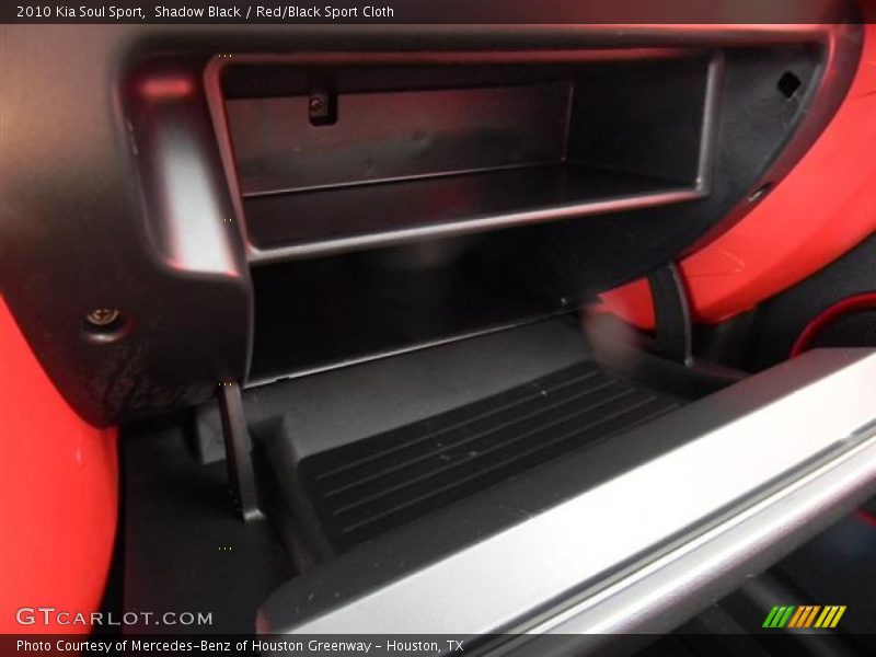 Shadow Black / Red/Black Sport Cloth 2010 Kia Soul Sport