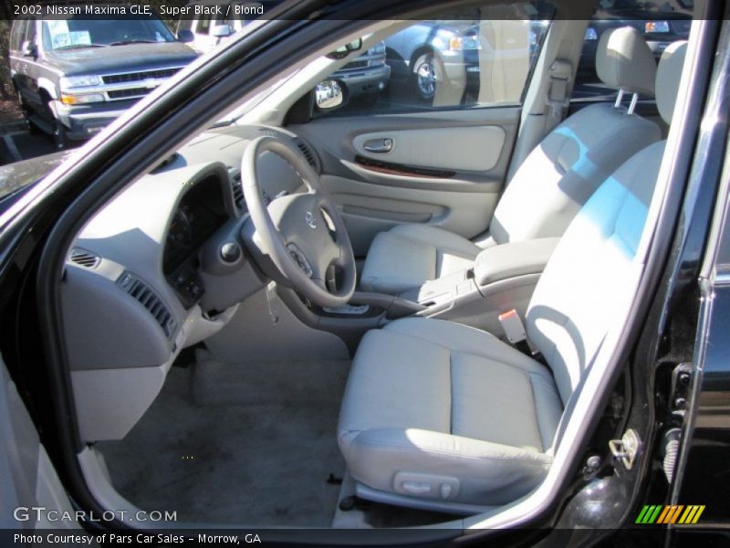 Super Black / Blond 2002 Nissan Maxima GLE