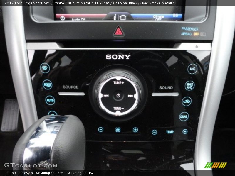 White Platinum Metallic Tri-Coat / Charcoal Black/Silver Smoke Metallic 2012 Ford Edge Sport AWD