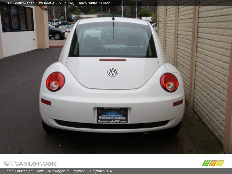 Candy White / Black 2010 Volkswagen New Beetle 2.5 Coupe