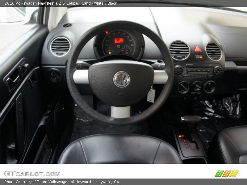 Candy White / Black 2010 Volkswagen New Beetle 2.5 Coupe