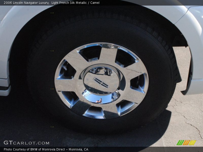 Light French Silk Metallic / Camel 2006 Lincoln Navigator Luxury