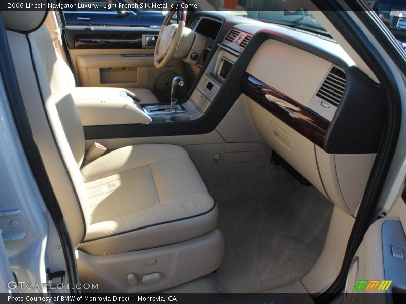 Light French Silk Metallic / Camel 2006 Lincoln Navigator Luxury