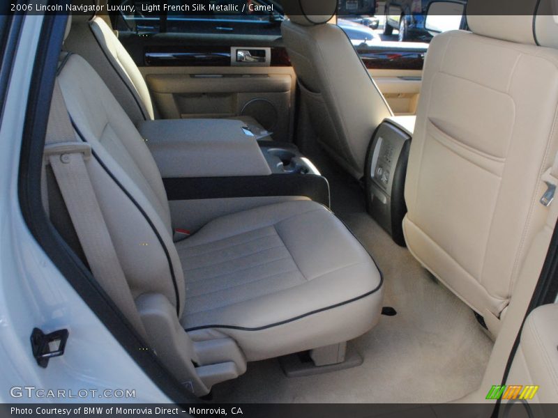 Light French Silk Metallic / Camel 2006 Lincoln Navigator Luxury