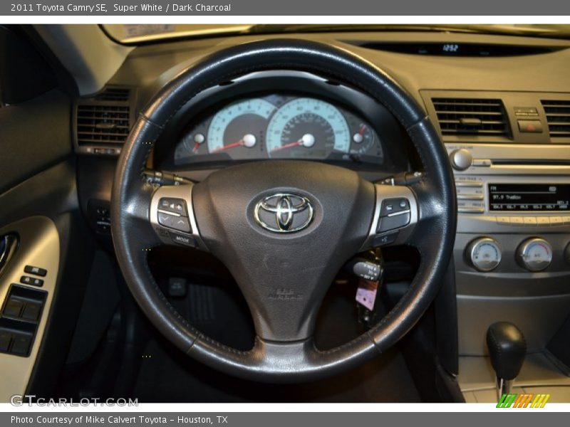 Super White / Dark Charcoal 2011 Toyota Camry SE