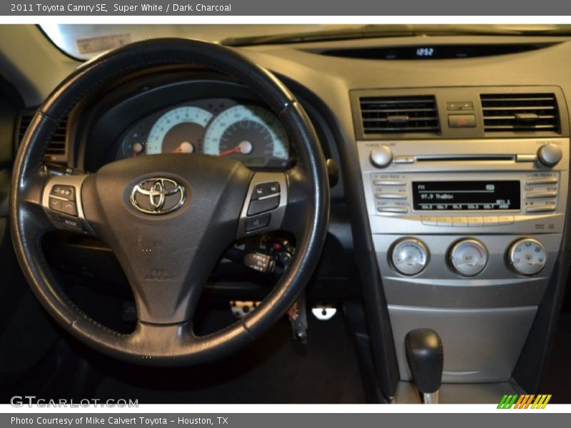 Super White / Dark Charcoal 2011 Toyota Camry SE