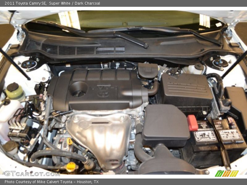 Super White / Dark Charcoal 2011 Toyota Camry SE