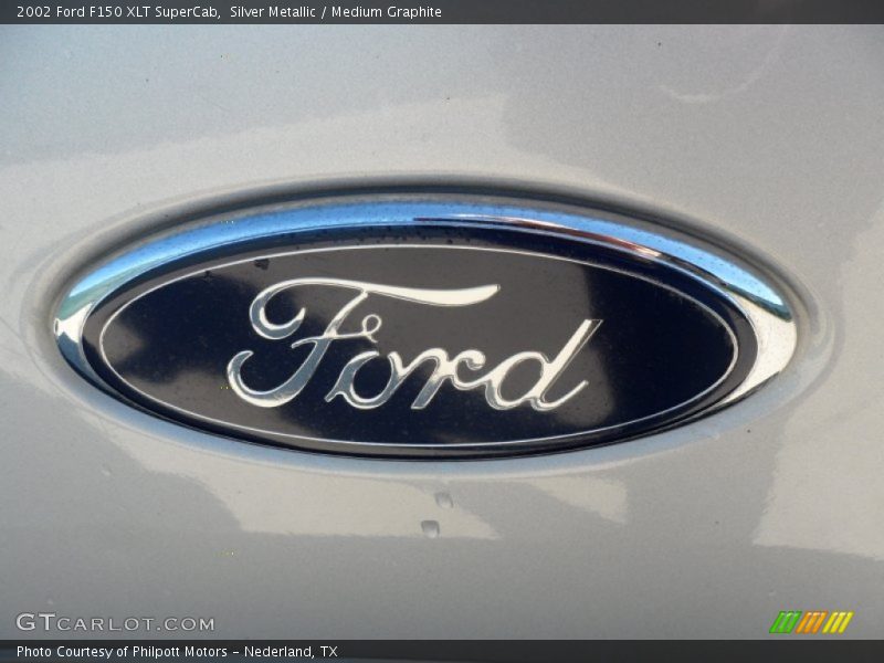 Silver Metallic / Medium Graphite 2002 Ford F150 XLT SuperCab