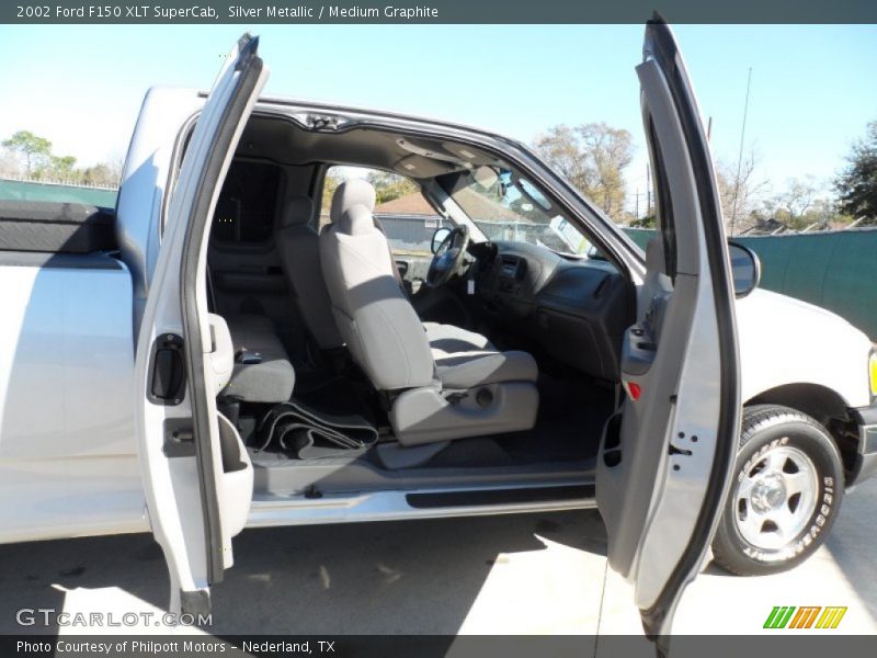 Silver Metallic / Medium Graphite 2002 Ford F150 XLT SuperCab