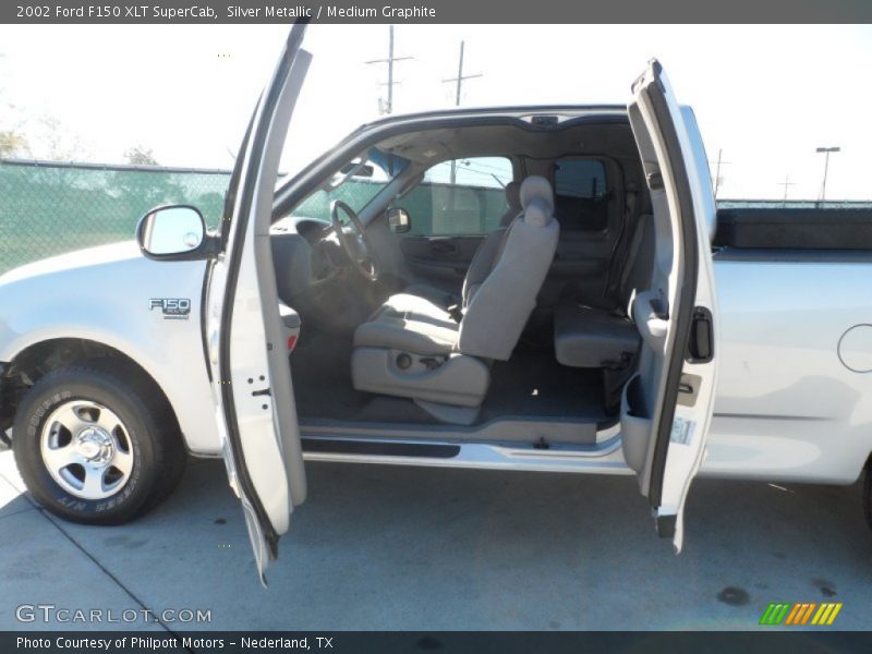 Silver Metallic / Medium Graphite 2002 Ford F150 XLT SuperCab