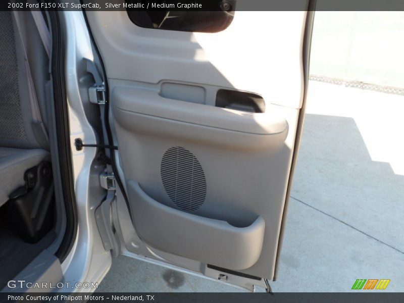 Silver Metallic / Medium Graphite 2002 Ford F150 XLT SuperCab