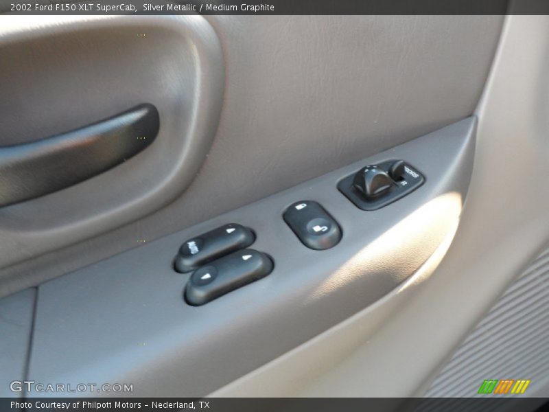 Silver Metallic / Medium Graphite 2002 Ford F150 XLT SuperCab