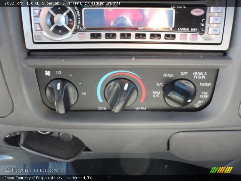 Silver Metallic / Medium Graphite 2002 Ford F150 XLT SuperCab