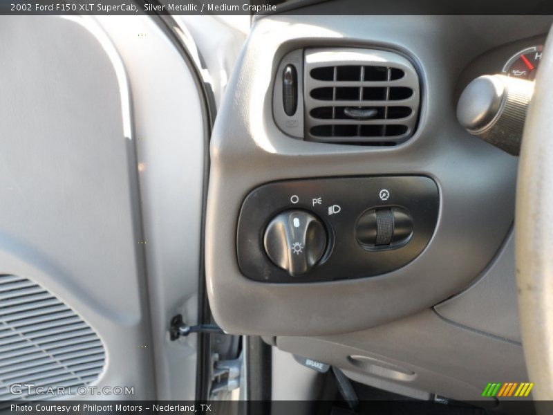 Silver Metallic / Medium Graphite 2002 Ford F150 XLT SuperCab