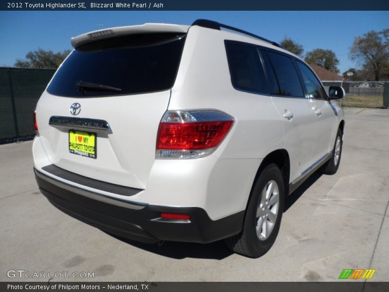 Blizzard White Pearl / Ash 2012 Toyota Highlander SE