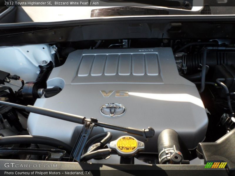Blizzard White Pearl / Ash 2012 Toyota Highlander SE