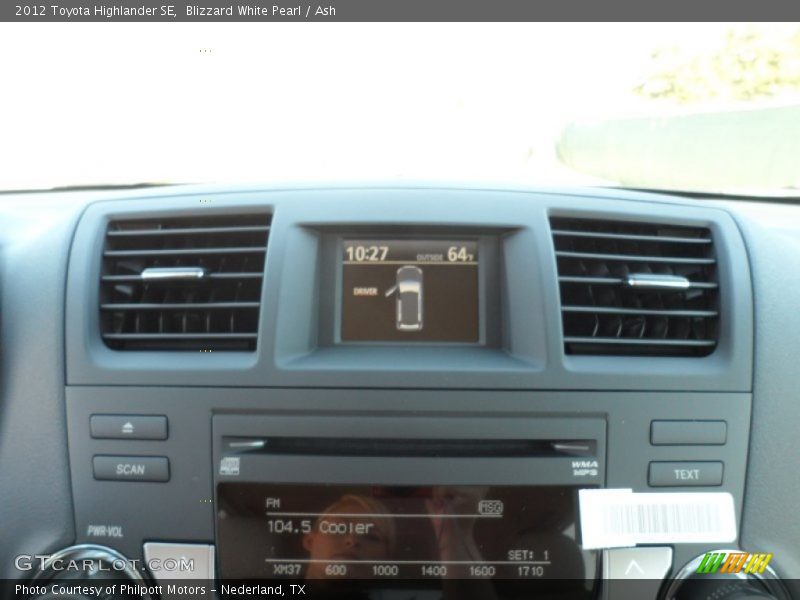 Blizzard White Pearl / Ash 2012 Toyota Highlander SE