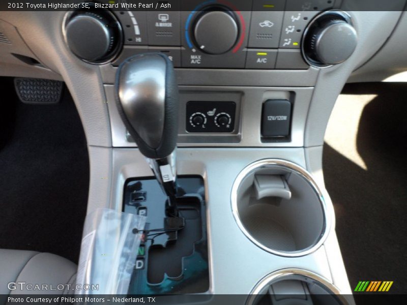 Blizzard White Pearl / Ash 2012 Toyota Highlander SE