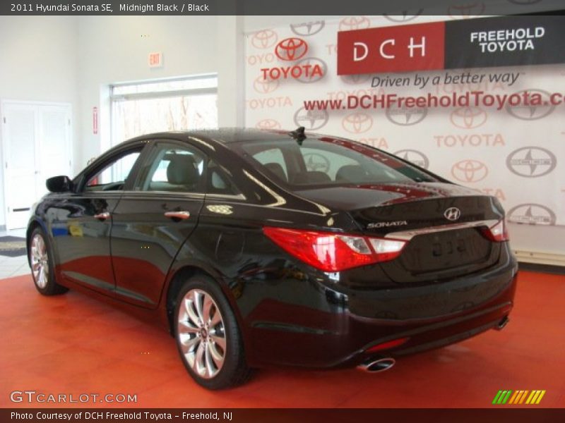 Midnight Black / Black 2011 Hyundai Sonata SE