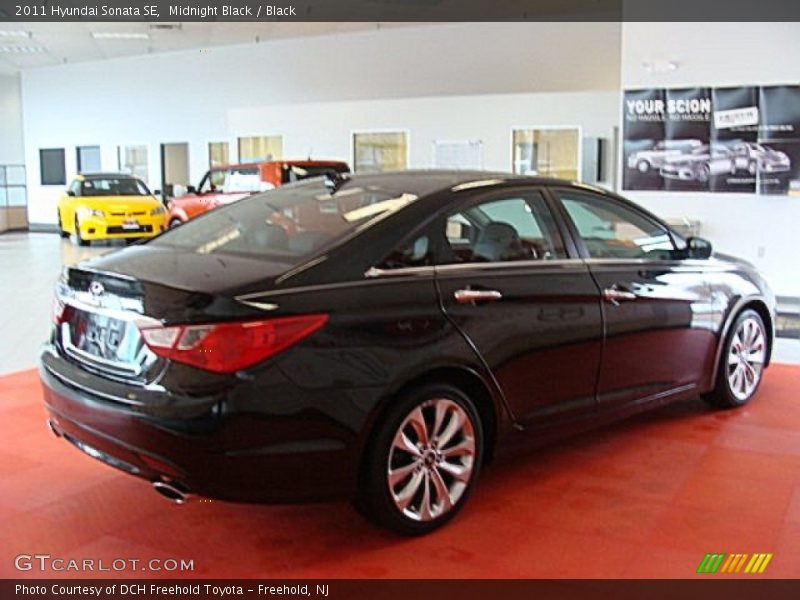 Midnight Black / Black 2011 Hyundai Sonata SE