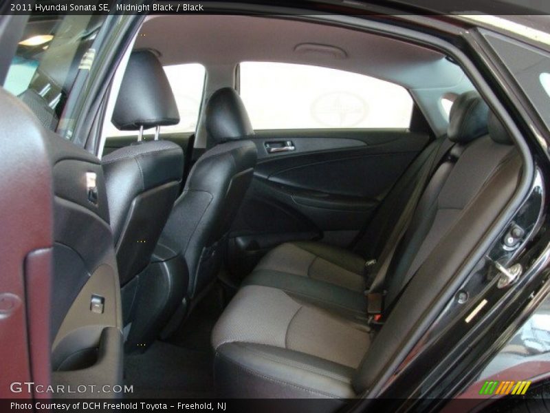 Midnight Black / Black 2011 Hyundai Sonata SE