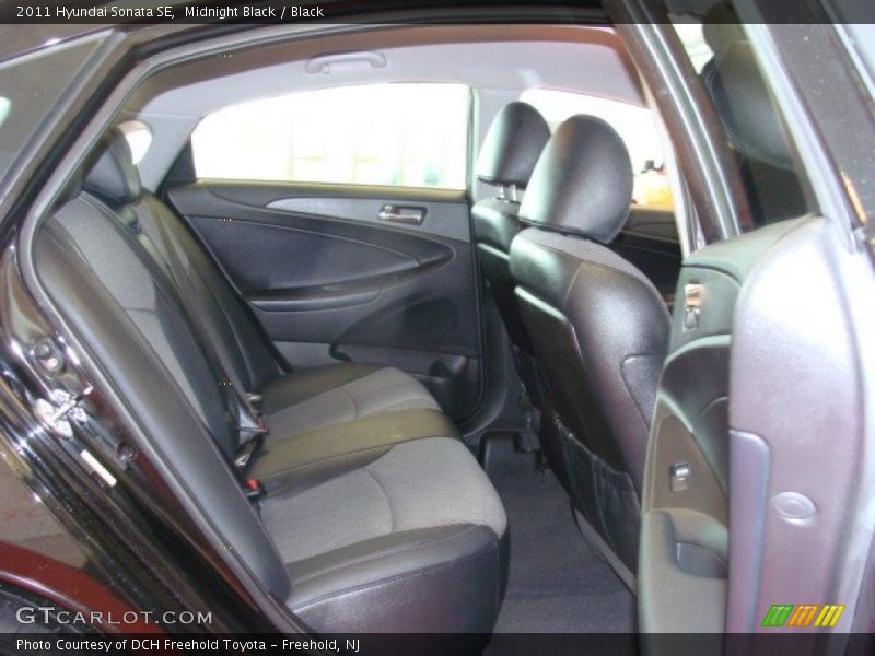 Midnight Black / Black 2011 Hyundai Sonata SE