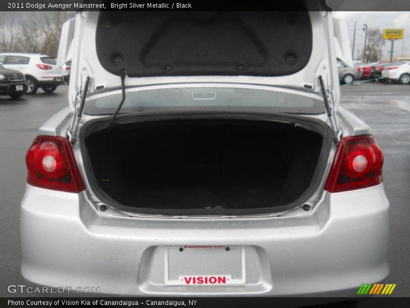 Bright Silver Metallic / Black 2011 Dodge Avenger Mainstreet
