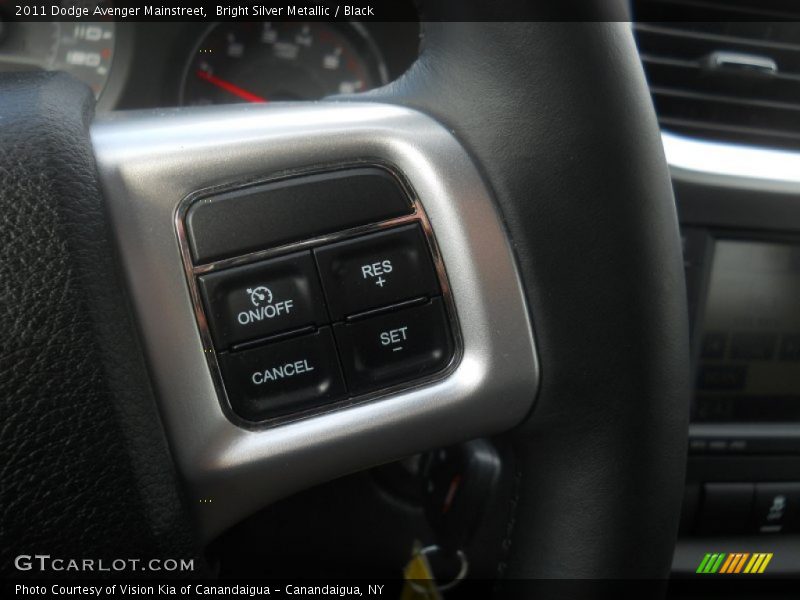 Bright Silver Metallic / Black 2011 Dodge Avenger Mainstreet