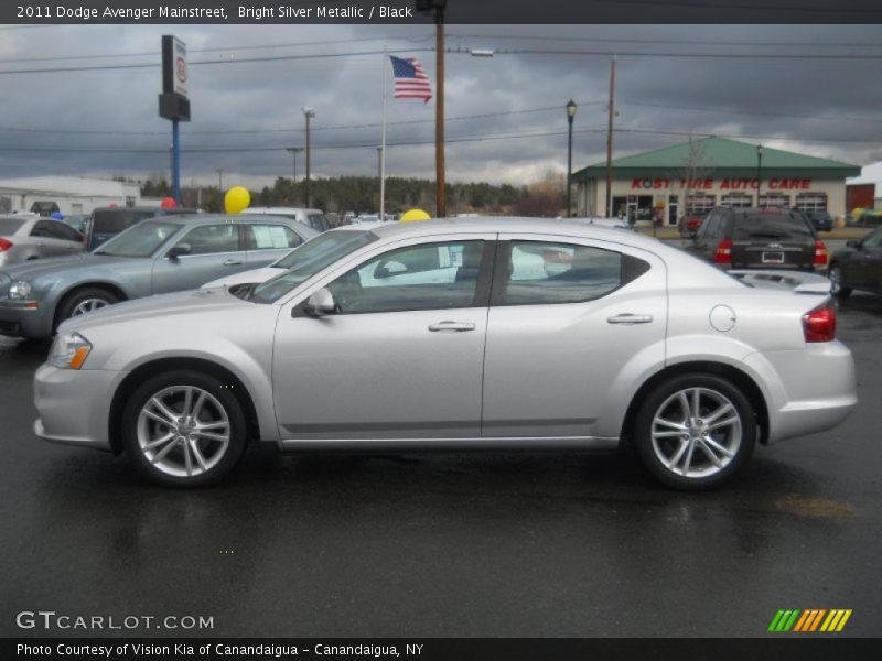 Bright Silver Metallic / Black 2011 Dodge Avenger Mainstreet