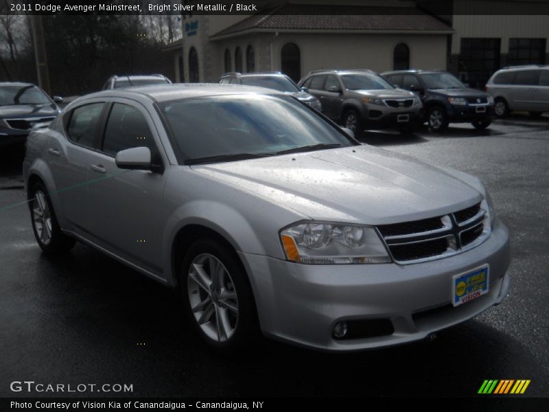 Bright Silver Metallic / Black 2011 Dodge Avenger Mainstreet